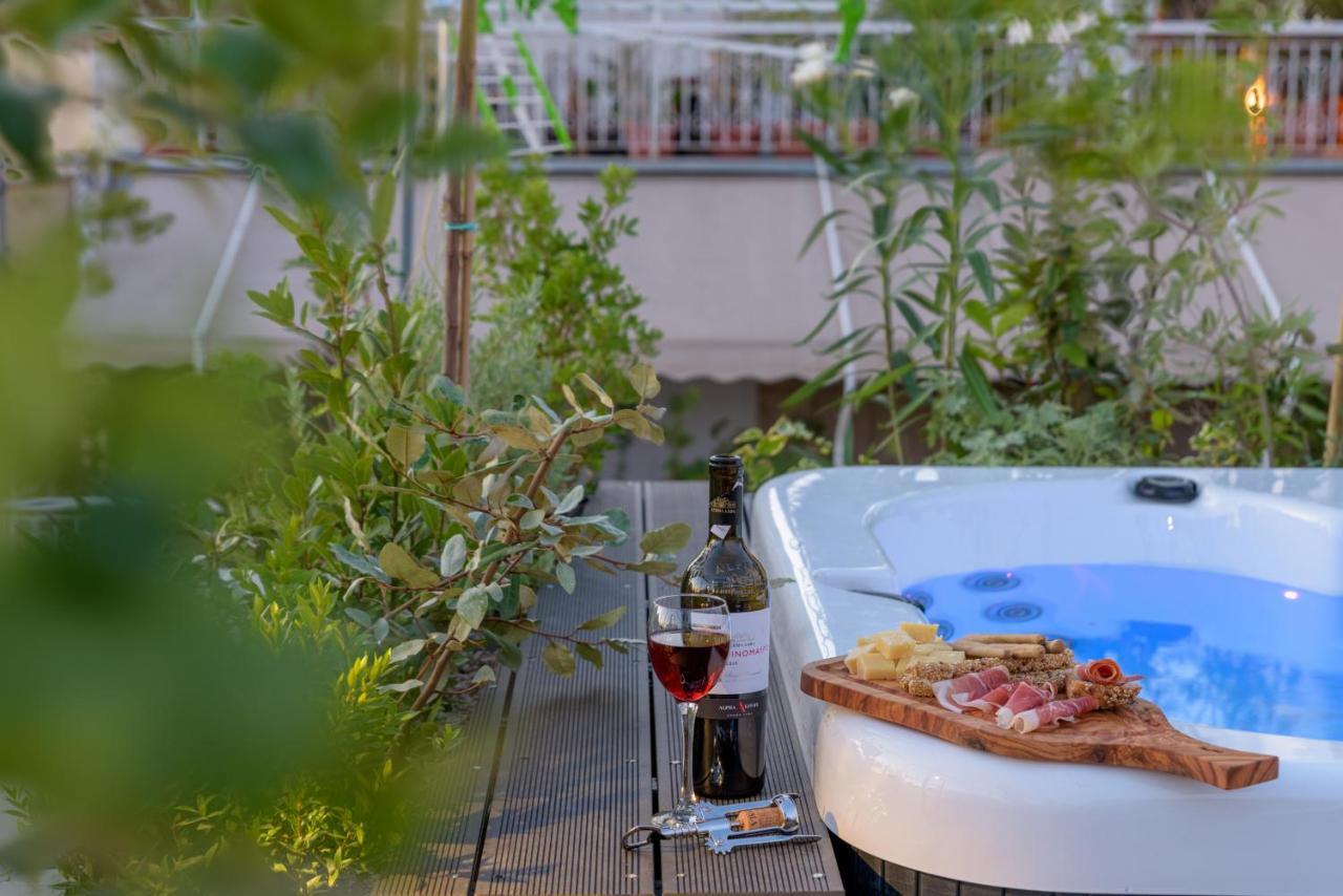 Meno Suite With Private Terrace - Jaccuzzi, Acropolis View Athene Buitenkant foto